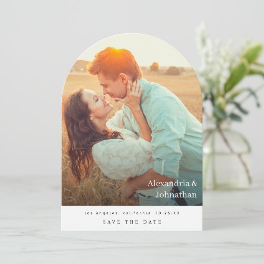 シックなスタイリッシュ写真モダン日付の円弧を保存 招待状 (スタンド正面)