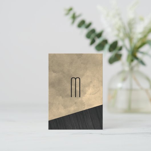 シックなセピアウォーターカラーウッドモノグラム 名刺 (スタンド正面)