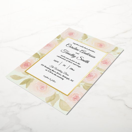 シックなセージ緑とピンクのローズウォーター結婚の色 箔招待状 (回転した状態)