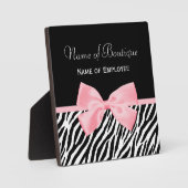 シックなゼブラプリントブティックライトトゥルーピンクリボン フォトプラーク (正面)