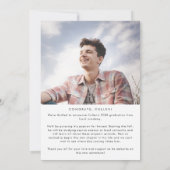 シックなタイポグラフィメッセージと写真の卒業 案内状 (裏面)