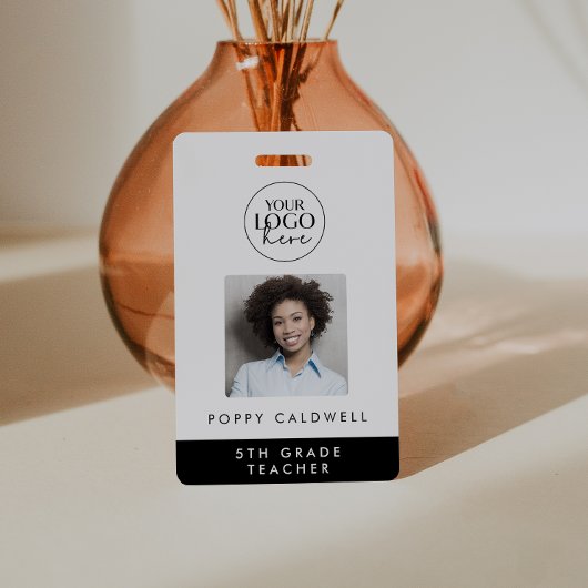 シックなタイポグラフィロゴフォト従業員または先生ID バッジ