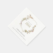 シックなダスキーピンク赤面ワイルドフラワークレスト卒業 スタンダードカクテルナプキン (角)