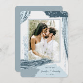 シックなダスティブルー絵を描抽象芸術ブラシストローク写真 セーブザデート (正面/裏面)