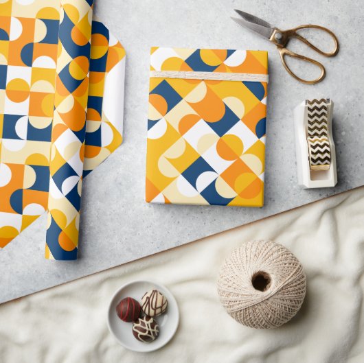 シックなダークブルーサニーイエローサークルのアートパターン ラッピングペーパー (クラフト)