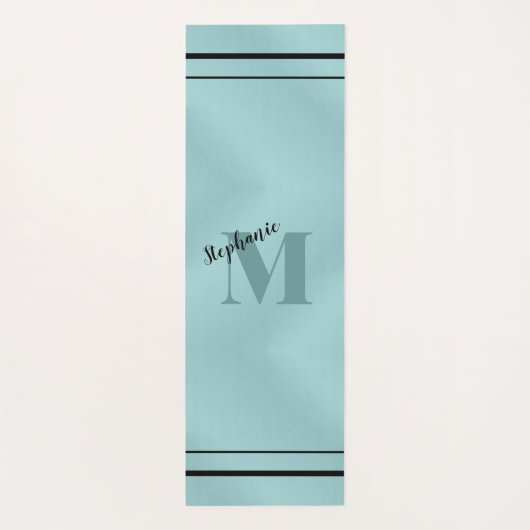 シックなティール（緑がかった色）ブラシ付きメタルモノグラムのエレガント ヨガマット (裏面)