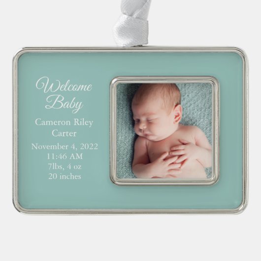 シックなティール(緑がかった色)ベビー生まれたばかりのフォトキープサケギフト シルバープレートフレームオーナメント (正面)