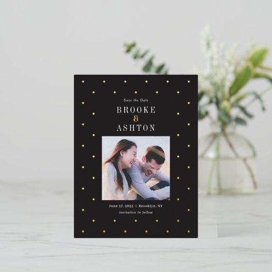 シックなドットFOIL結婚式の日付はがきを保存 箔招待状ポストカード (立ち正面)