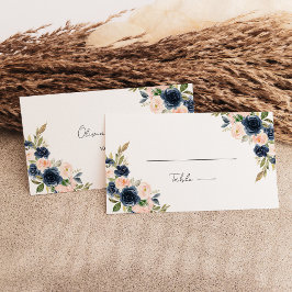 シックなネイビーブルーと赤面ピンクフローラズ結婚フラット プレイスカード