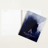 シックなネイビーブルーウォーターカラー赤面ピンクモノグラム プランナー手帳 (ディスプレー)