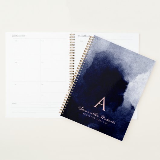 シックなネイビーブルーウォーターカラー赤面ピンクモノグラム プランナー手帳 (ディスプレー)