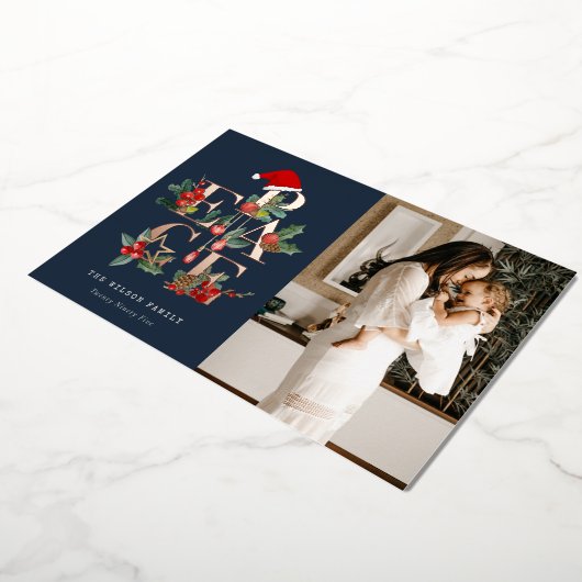 シックなネイビーレッドグリーン写真平和クリスマスリーフ 箔シーズンカード (回転した状態)