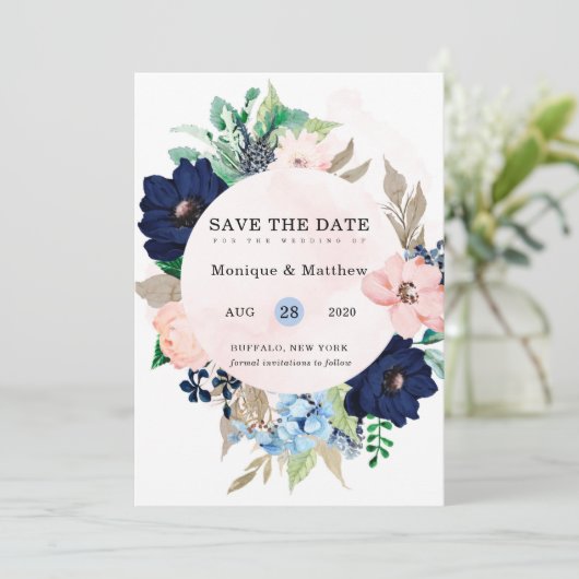 シックなネイビー赤面ピンクのフローラ結婚式の日付を保存 招待状 (スタンド正面)