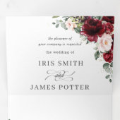 シックなバーガンディ赤面フローラグリーナリーウェディングRSVP 三つ折り招待状 (内部最初)