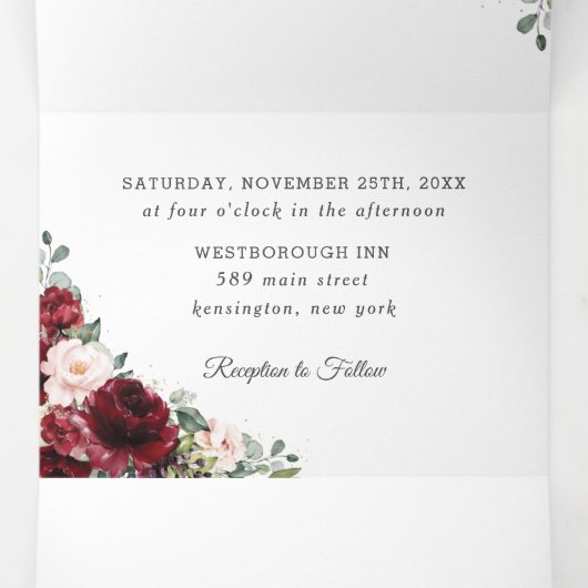 シックなバーガンディ赤面フローラグリーナリーウェディングRSVP 三つ折り招待状 (内部中)