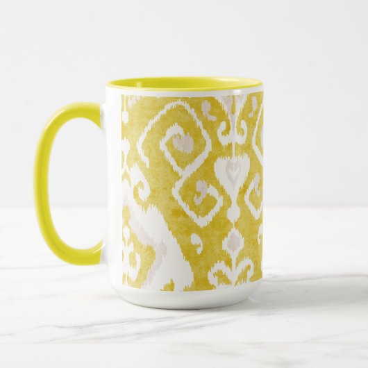 シックなパステルイエローとグレーのイカットの部族パターン マグカップ (左)
