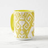 シックなパステルイエローとグレーのイカットの部族パターン マグカップ (正面左)