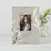 シックなパンパスグラスフォト日付を保存 招待状 (スタンド正面)