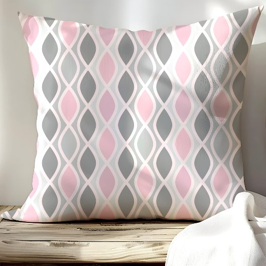 シックなピンクとグレートレリスのパターン クッション