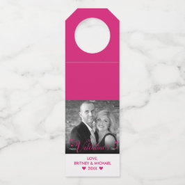 シックなピンクのスクリプトモダンハート白黒写真 ボトルネックタグ