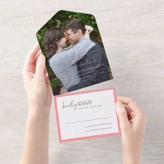 シックなピンクのモダン写結婚真 オールインワン招待状 (貼ってはがせる)