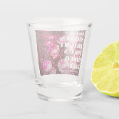 シックなピンクのレトロディスコボール新結婚婚ズ ショットグラス (裏面)