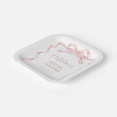 シックなピンクの弓ガールベビーシャワー ペーパープレート (傾斜あり)