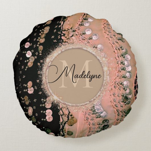 シックなピンクの珊瑚と黒ジプシーのスカーフ ラウンドクッション (裏面)