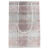 シックなピンクの白い格子模様のストライプクリスマススススパークル ミディアムペーパーバッグ (裏面)