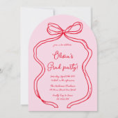 シックなピンクの赤の手の描画された弓フォトアーチ卒業 招待状 (正面)