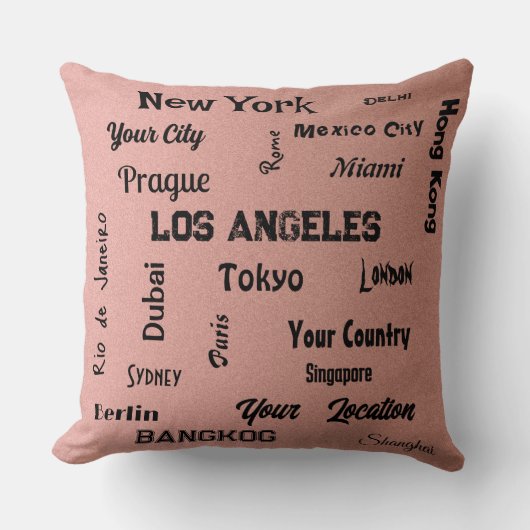 シックなピンクの赤面メガシティの世界 クッション (正面)