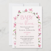 シックなピンクアーチワイルドフラワーズベビーイン開花 招待状 (正面)