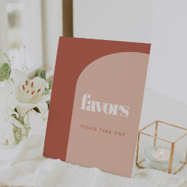 シックなピーチテラコッタアーチ結婚式の引き出物 台座サイン