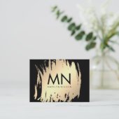 シックなフェイクモノグラムでブラシされた金ゴールド 名刺 (スタンド正面)