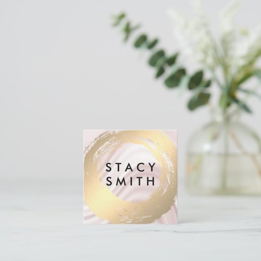 シックなフェイク金ゴールドブラシ付きシルクドレープ スクエア名刺 (スタンド正面)