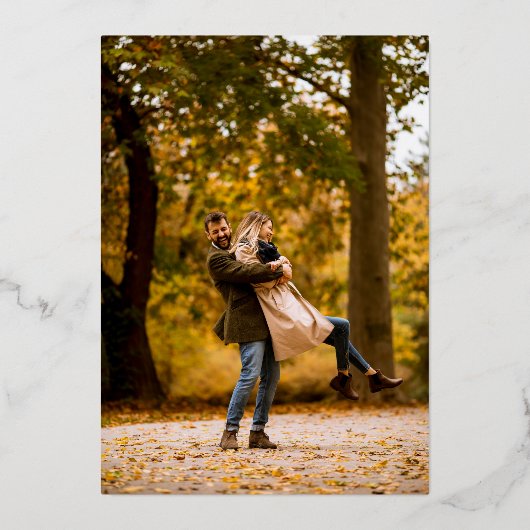 シックなフローラフレーム海軍のエレガントな結婚式の写真 箔招待状 (裏面)