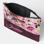 シックなフローラブルゴーニュピンクパープルグリッターモノグラム アクセサリーポーチ (見開き)
