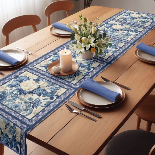 シックなフローラ花瓶ブルーチノイスリートイレモノグラム ショートテーブルランナー