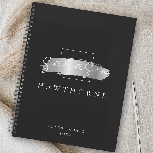 シックなブラシストローク黒フェイク銀ブラシモノグラム プランナー手帳