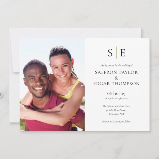 シックなブラックと金ゴールドモノグラム2フォト結婚ズ 招待状 (正面)