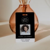 シックなブラックタイポグラフィロゴフォト従業員先生 バッジ