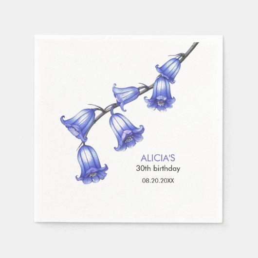 シックなブルーベルフラワーブロッサム誕生日 スタンダードカクテルナプキン (正面)