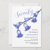 シックなブルーベルフラワーブロッサム70誕生日 招待状 (正面)