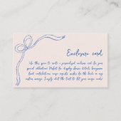 シックなブルーボウハンドドロッドブライダルシャワー任意 エンクロージャーカード (正面)