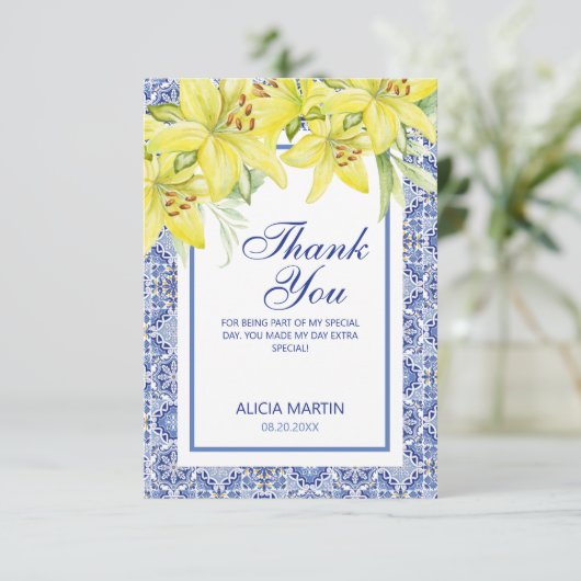 シックなブルーポルトガルのアズレジョイエローリリーありがとう サンキューカード (スタンド正面)