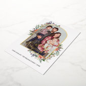 シックなホリーベリーアーチフレーム写真年レビュー 箔シーズンカード (回転した状態)