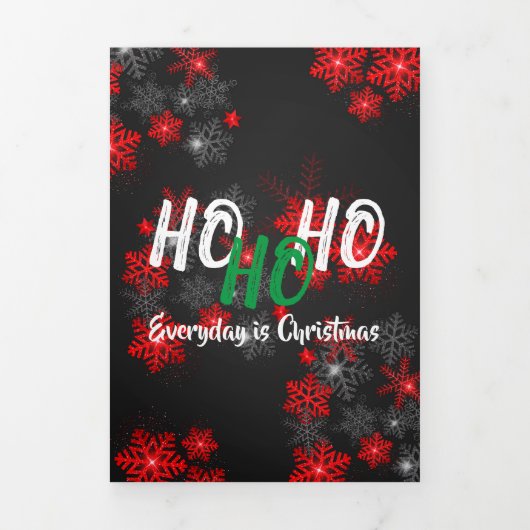 シックなホレッドバーガンディ雪の結晶クリスマスニューイヤー 三つ折り招待状 (カバー)