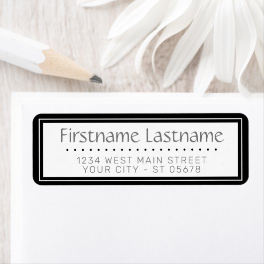 シックなホワイトシンプルタイポグラフィスクリプト ラベル (インサイチュ)