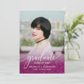 シックなマゼンタグリッターグラデーションガーリーフォト卒業 案内状 (スタンド正面)