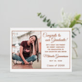 シックなミニマリストのゴールドフォイル卒業発表 箔招待状 (立ち正面)